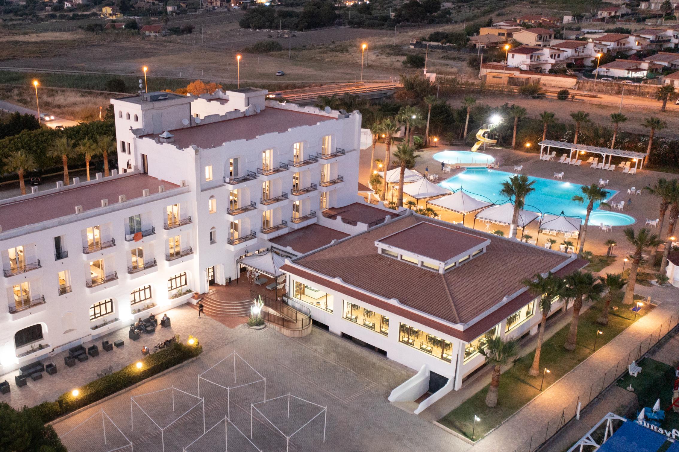 ליקאטה Hotel Baia D'Oro מראה חיצוני תמונה